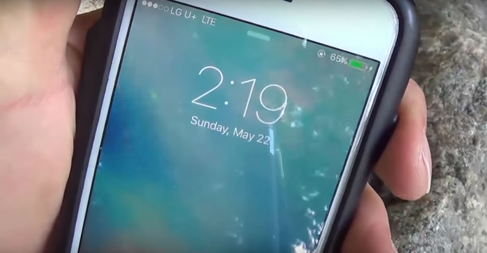 ไอเดียเลิศ!! นักประดิษฐ์นำสิ่งของเหลือใช้ มาสร้างที่ชาร์จสมาร์ทโฟนจากพลังงานน้ำ