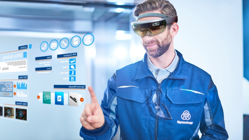 thyssenkrupp ใช้เทคโนโลยี Microsoft HoloLens ปฏิวัติการซ่อมบำรุงลิฟต์