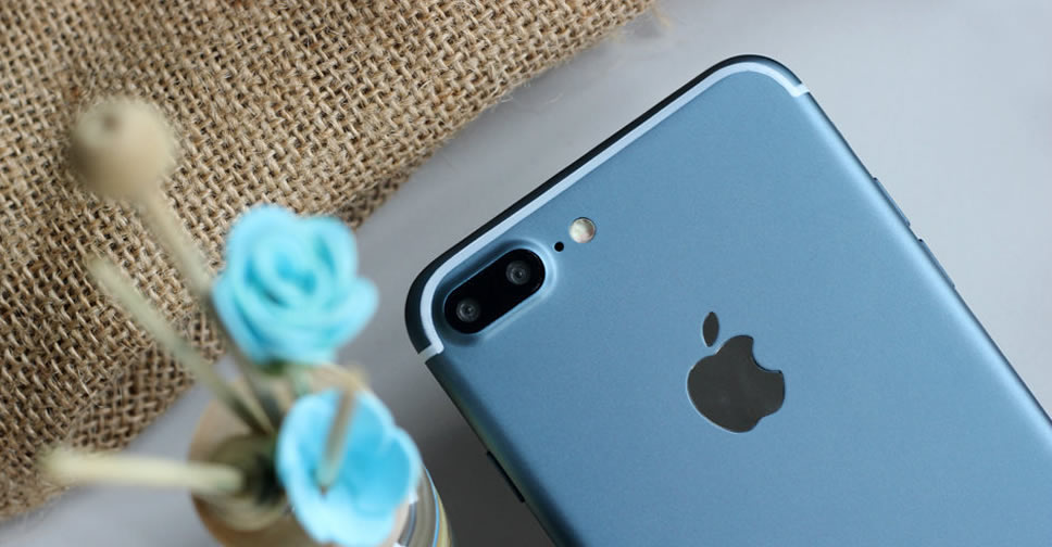 iPhone 7 สีฟ้า ยังอยู่ในแผน? ร้านค้าปลีกใน UK ปล่อยภาพหลุดก่อนเปิดตัว 1 วัน