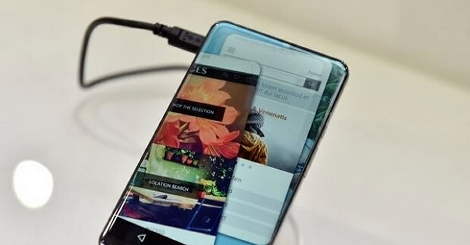 Sharp Corner R สมาร์ทโฟนขอบจอโค้ง และไร้ขอบจอทั้งด้านข้างและด้านบน