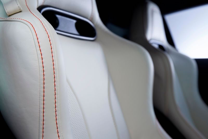 Audi-R8-Star-of-Lucis-seat