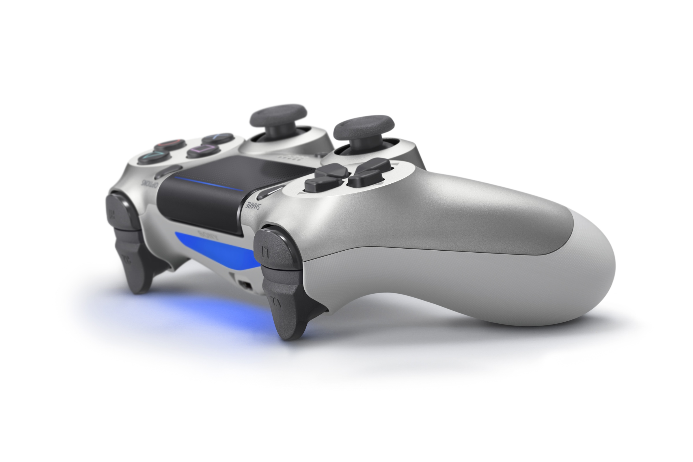 DUALSHOCK4_2_Silver_02