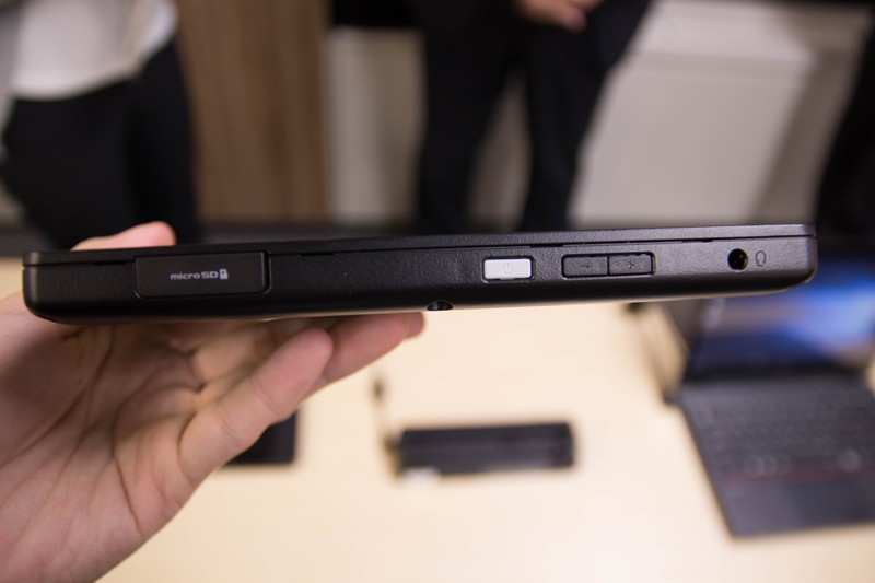 fujitsu_arrows_tab_v567p_5