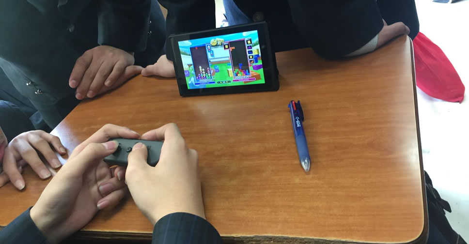 Nintendo-Switch-in-School