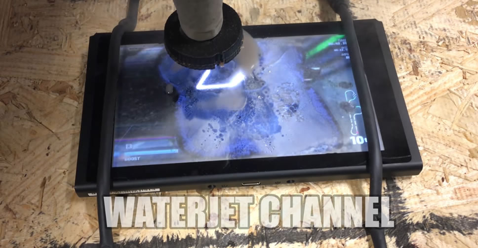 Nintendo Switch ถูกเจาะด้วย Waterjet เหลือเชื่อที่ยังทนอยู่ได้นานเกิน 1 นาที