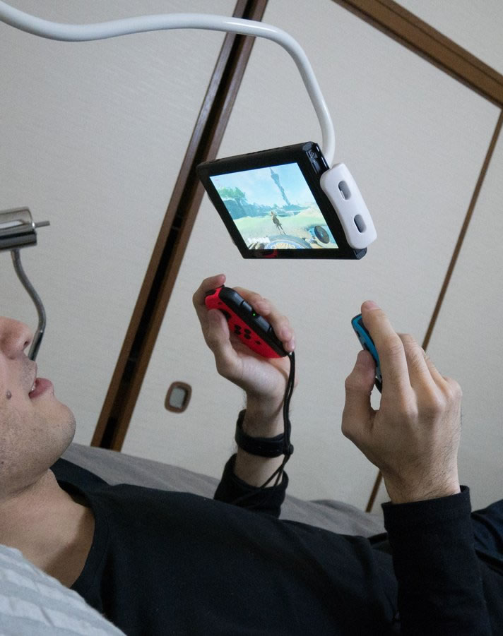 play-nintendo-switch-with-tablet-arm