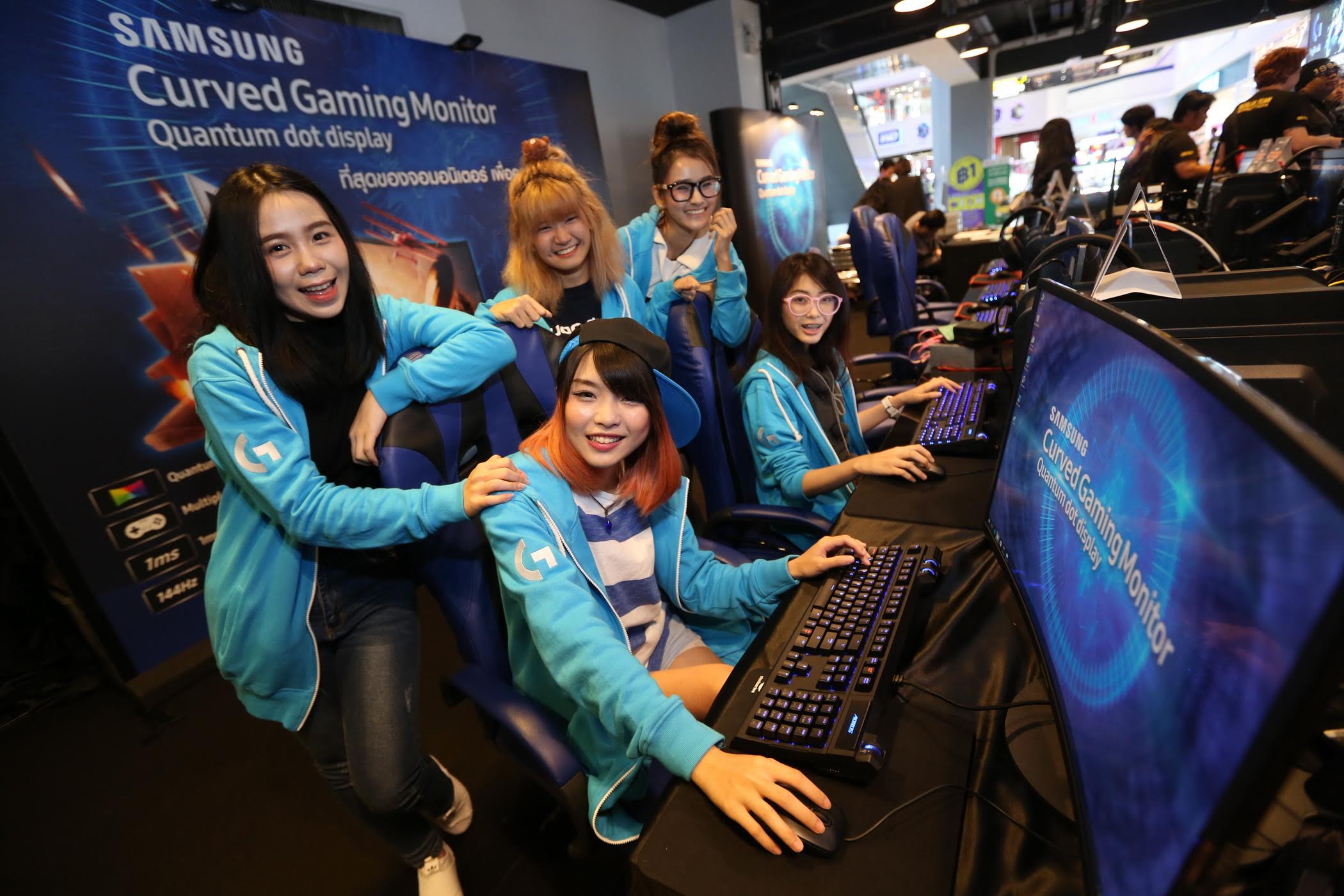 Samsung เปิดสนามประลองเกม Overwatch ท้า 4 เกมเมอร์จากเพจดังระเบิดความมันครั้งแรกบนมอนิเตอร์จอโค้งสำหรับเล่นเกม