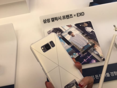 EXO-Smart-Cover-Galaxy-S8-02