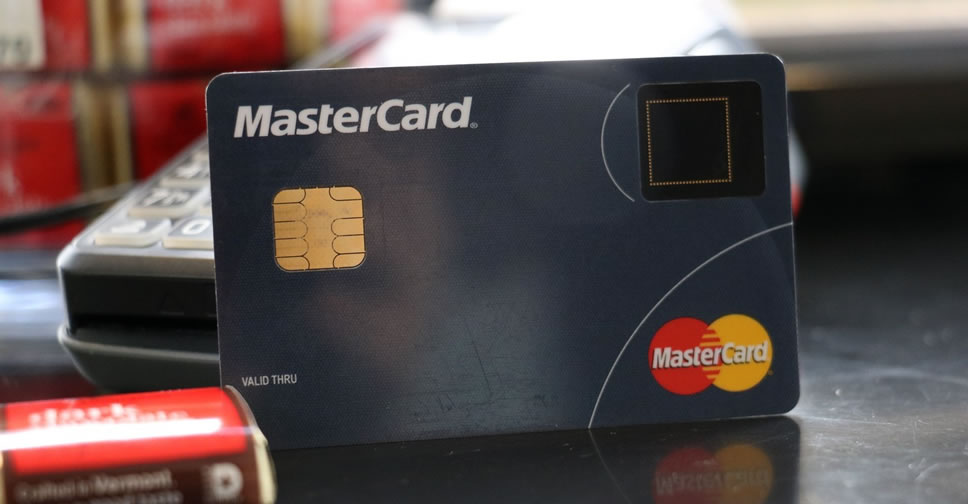 MasterCard เพิ่มเซ็นเซอร์สแกนลายนิ้วมือลงบนบัตรเครดิต และบัตรเดบิต