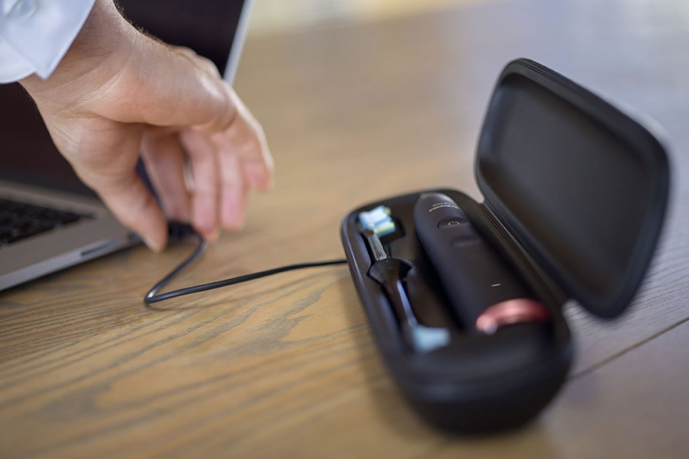 Philips-Sonicare-DiamondClean-Smart-Case