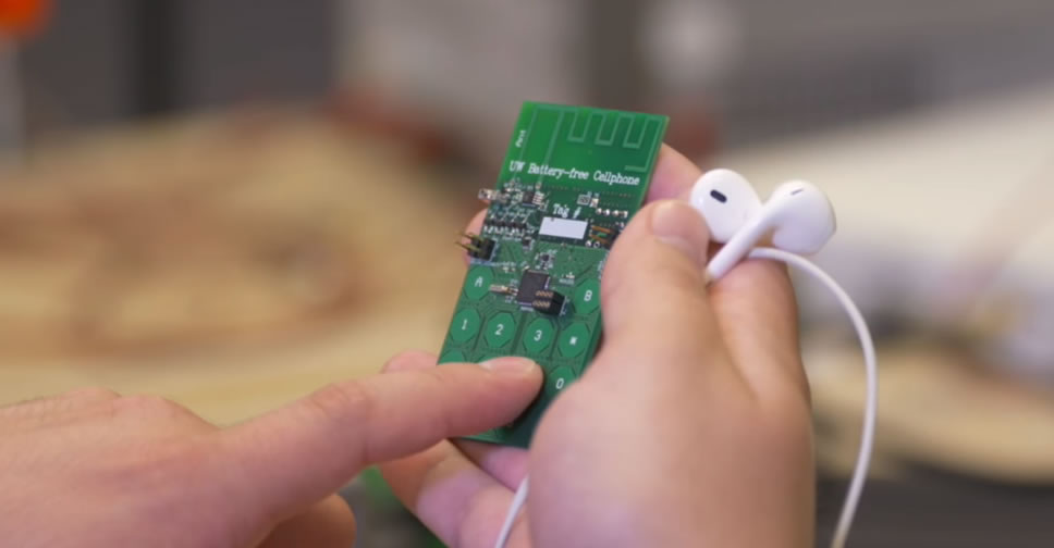 University of Washington เผยโฉมต้นแบบโทรศัพท์มือถือ ที่ทำงานได้โดยไม่ต้องใช้แบตเตอรี่