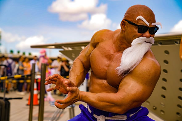 Master-Roshi-Cosplay-Taichi-Shimizu