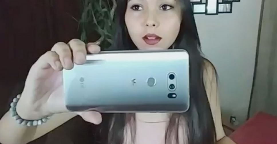 LG V30 ถูกแชร์ภาพหลุดออกจากบริษัทผลิตโฆษณา โดยไม่ได้ตั้งใจ เผยให้เห็นดีไซน์อย่างชัดเจน