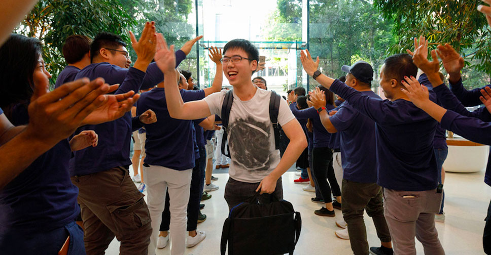 คนไทยที่ได้ซื้อ iPhone 8 คนแรกที่สิงคโปร์ ชี้แจงทุกประเด็นหลังถูกดึงเป็นดราม่า