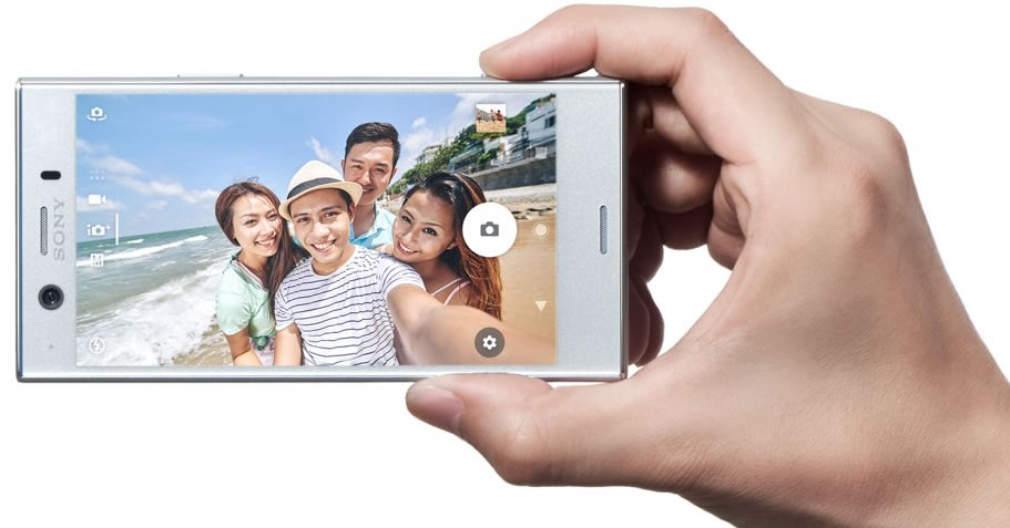 Sony-Xperia-XZ1-Compact-Selfie