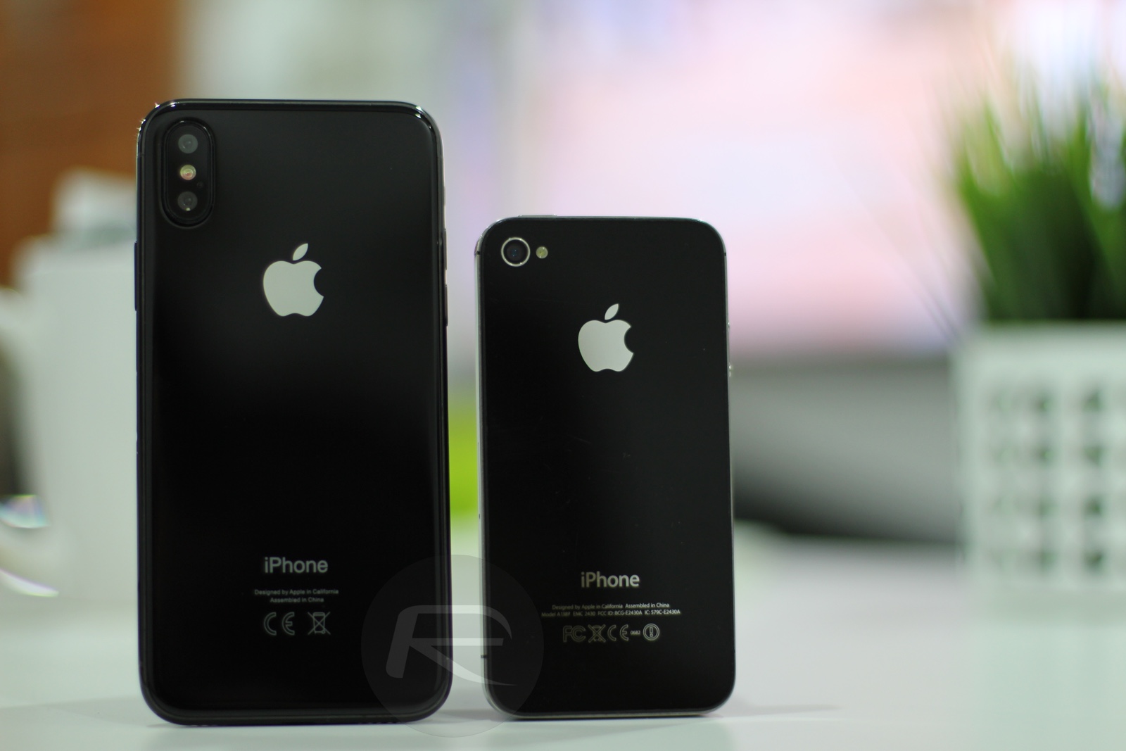 iPhone-8-black-with-iPhone-4-4s