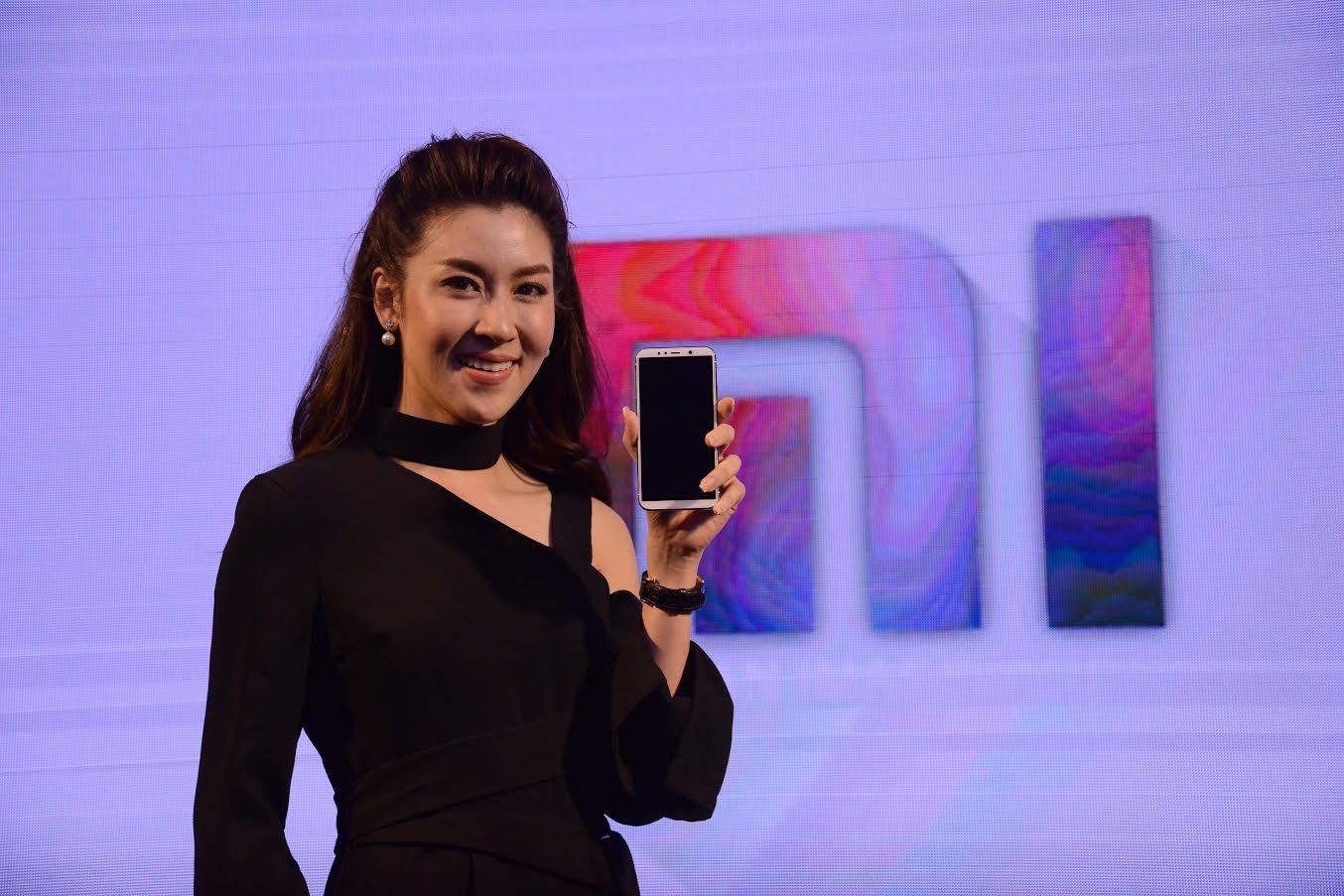 iMI เปิดตัวสมาร์ทโฟน จอไร้ขอบ 3 รุ่น  คุณภาพเยี่ยม ราคาสบายกระเป๋า รุกตลาดลูกค้าระดับกลาง พร้อมเปิดตัวพรีเซนเตอร์ iMI X