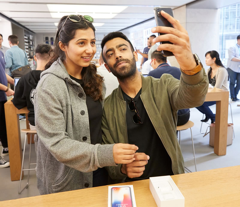 iphonex_launch_georgestreet_sydney