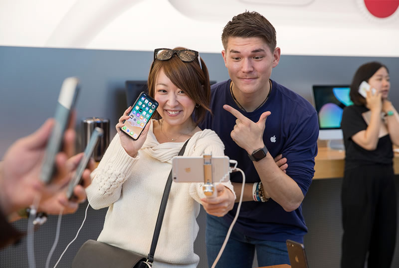 iphonex_launch_tokyo_customer