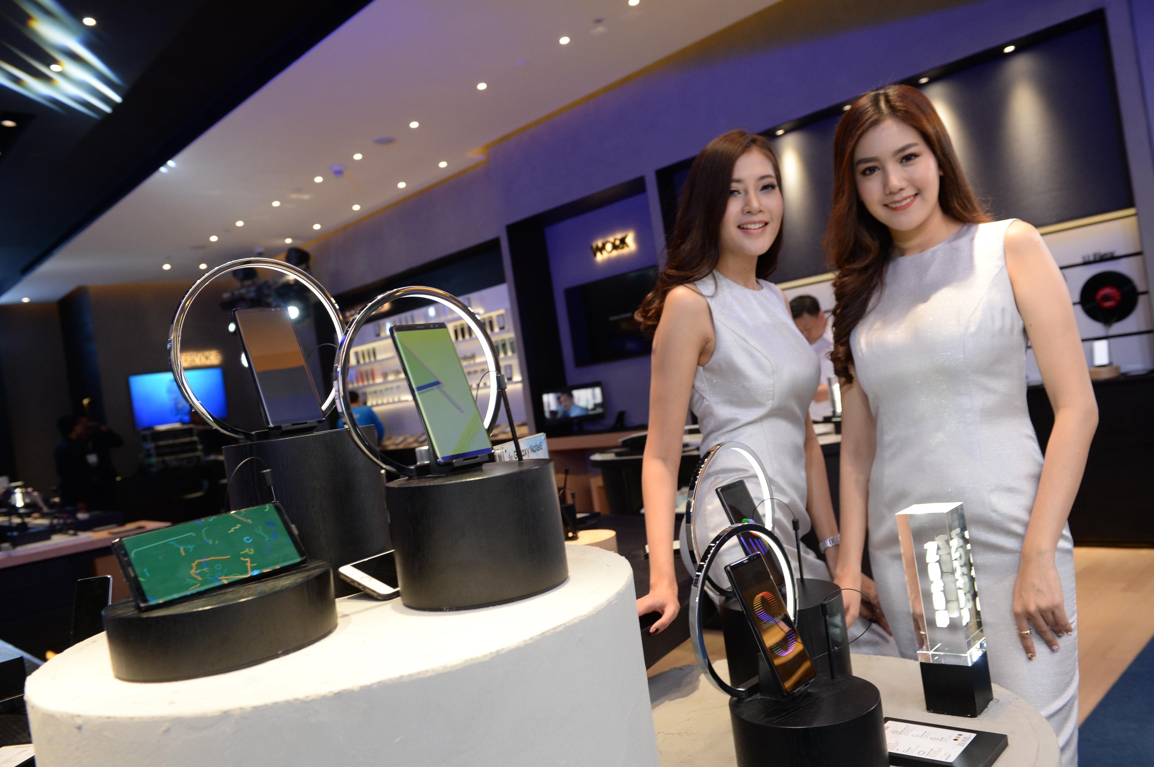 Samsung เปิดตัว “Samsung Experience Store” โกลบอลดีไซน์แห่งแรกในประเทศไทย พร้อมให้บริการแล้ววันนี้ที่สยามพารากอน