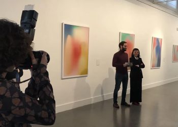 ผลงานศิลปะที่เป็นแรงบันดาลใจให้ Apple นำภาพมาใช้เป็นวอลเปเปอร์ iPhone X พร้อมจัดแสดงแล้ว