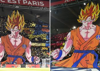 ป้ายโกคูเวอร์ชั่นซูเปอร์ไซย่าจาก Dragon Ball ขนาดยักษ์โผล่ในสนามฟุตบอล Paris Saint-Germain