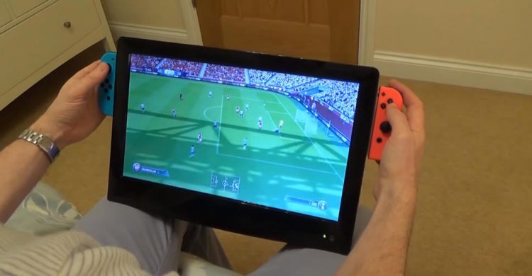 พบกับ Nintendo Switch XL ขยายจอให้ใหญ่สะใจ เล่นเกมได้เต็มตา แต่พกพาลำบากขึ้น (มีคลิป!!)