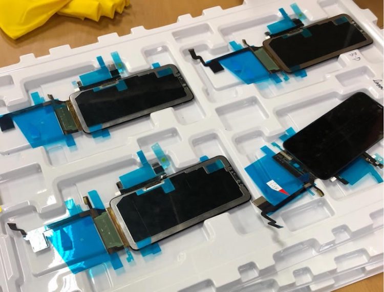 หลุด!! ชิ้นส่วนแผงหน้าจอของ iPhone X รุ่นใหม่ขนาด 6.5 นิ้ว คาดเป็นรุ่น iPhone X Plus