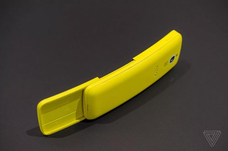 Nokia 8110 มือถือรุ่นกล้วยหอมจากภาพยนตร์ The Matrix กลับมาแล้ว (ชมภาพจากเครื่องจริง)