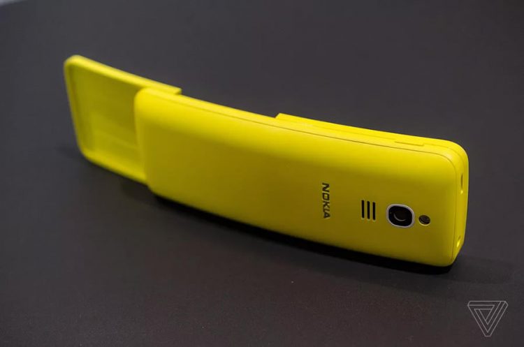 Nokia 8110 มือถือรุ่นกล้วยหอมจากภาพยนตร์ The Matrix กลับมาแล้ว (ชมภาพจากเครื่องจริง)