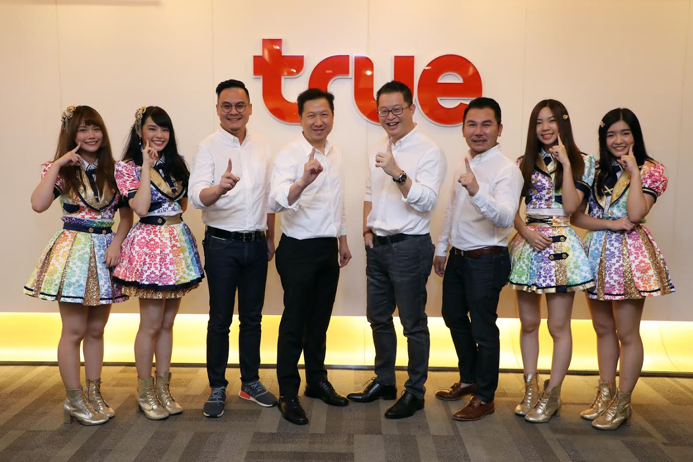 ทรูมูฟ เอช ดึง BNK48 ไอดอลกรุ๊ป สุดฮอต ขึ้นแท่นพรีเซ็นเตอร์ เจาะเจนรุ่นใหม่ ย้ำภาพที่ 1 ในใจวัยทีน