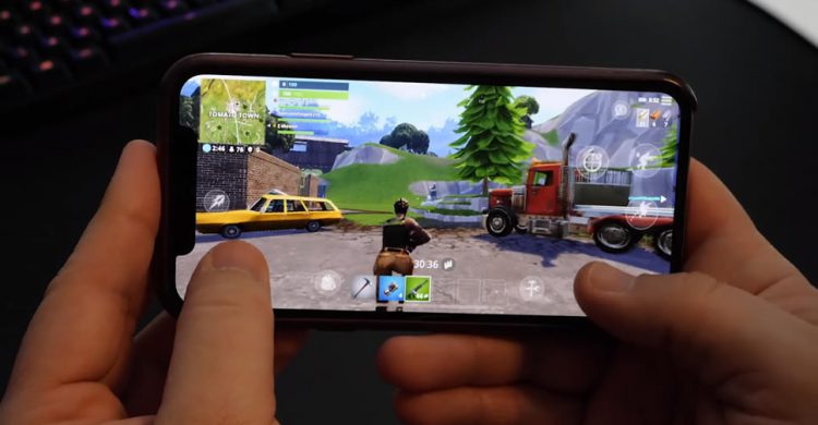 เปรียบเทียบการแสดงกราฟิกของเกม Fortnite ระหว่าง iPhone X กับ Xbox One X