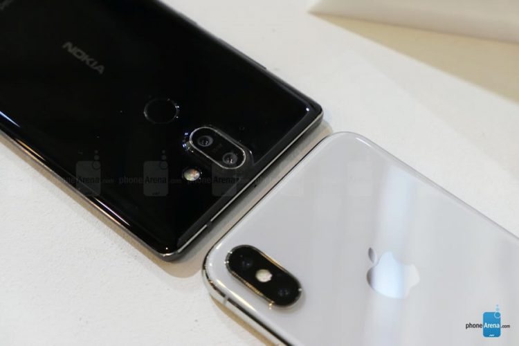 เปรียบเทียบดีไซน์ Nokia 8 Sirocco vs Apple iPhone X หลังจากเปิดตัวที่งาน MWC 2018