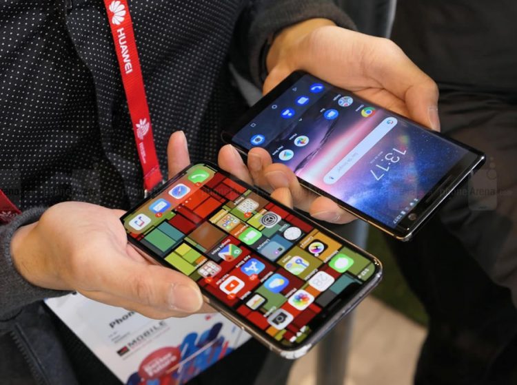 เปรียบเทียบดีไซน์ Nokia 8 Sirocco vs Apple iPhone X หลังจากเปิดตัวที่งาน MWC 2018