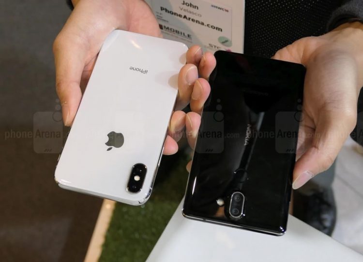 เปรียบเทียบดีไซน์ Nokia 8 Sirocco vs Apple iPhone X หลังจากเปิดตัวที่งาน MWC 2018