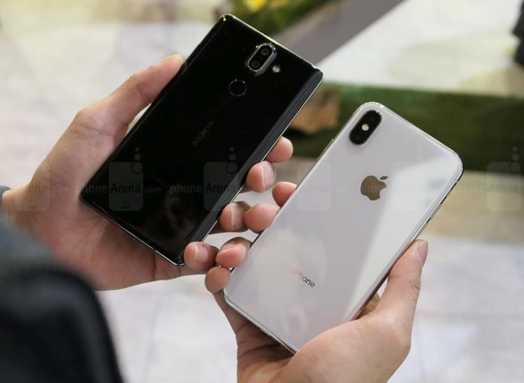 เปรียบเทียบดีไซน์ Nokia 8 Sirocco vs Apple iPhone X หลังจากเปิดตัวที่งาน MWC 2018