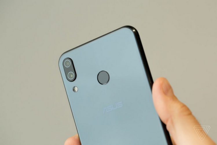 สัมผัสแรก Asus Zenfone 5 พร้อมเปรียบเทียบกับ Phone X จากงาน MWC 2018