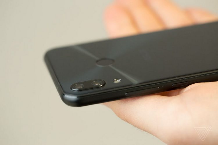 สัมผัสแรก Asus Zenfone 5 พร้อมเปรียบเทียบกับ Phone X จากงาน MWC 2018