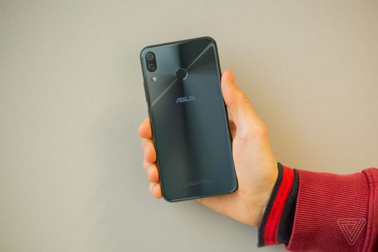 สัมผัสแรก Asus Zenfone 5 พร้อมเปรียบเทียบกับ Phone X จากงาน MWC 2018