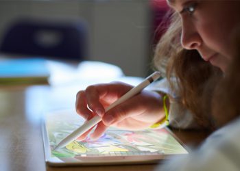 Apple เปิดตัวหลักสูตร “ใครๆ ก็สร้างสรรค์ได้” เพื่อจุดประกายความคิดสร้างสรรค์ของนักเรียน