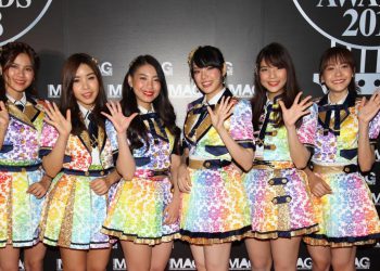 BNK 48 พา “คุกกี้เสี่ยงทาย” คว้ารางวัลเพลงฮิตแห่งปี ในงาน “THE GUITAR MAG AWARDS 2018 : REAL AWARDS FOR REAL ARTISTS”