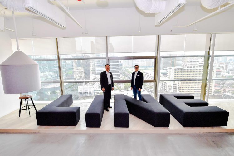 รัฐมนตรีว่าการการกระทรวงดิจิทัลเพื่อเศรษฐกิจและสังคมเยี่ยม LINE ประเทศไทย