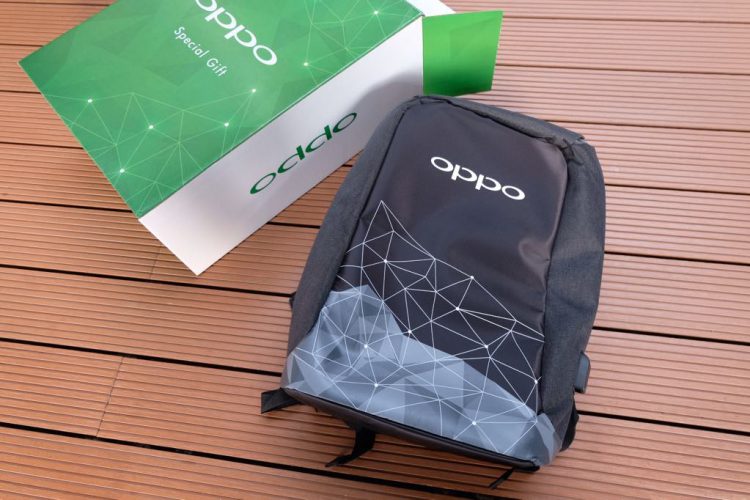 Philips Hue หลอดไฟเปลี่ยนสีอัจฉริยะ สั่งการผ่านแอพเปลี่ยนสีไฟได้มากถึง 16 ล้านเฉดสี เปิดตัวในไทยทางการ