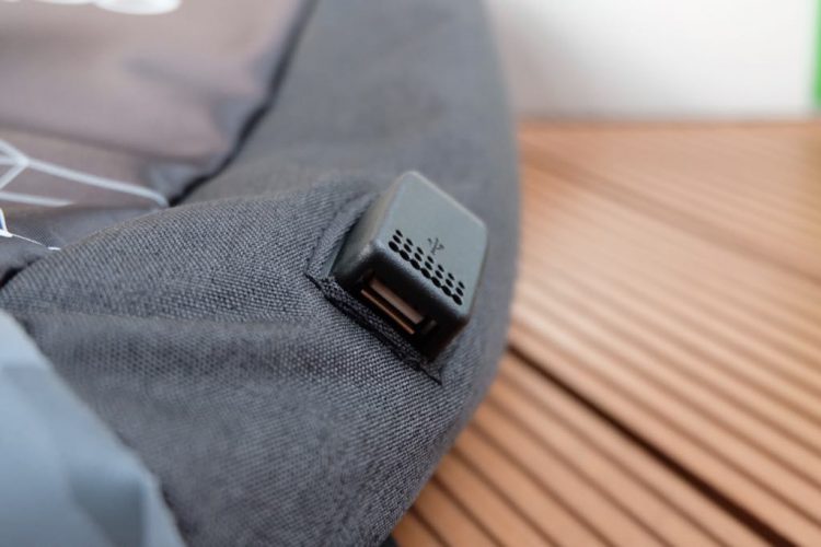 Philips Hue หลอดไฟเปลี่ยนสีอัจฉริยะ สั่งการผ่านแอพเปลี่ยนสีไฟได้มากถึง 16 ล้านเฉดสี เปิดตัวในไทยทางการ