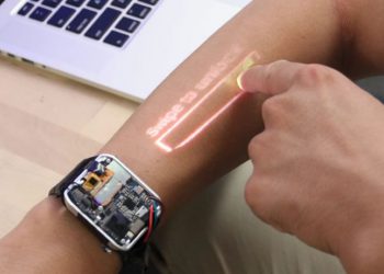 LumiWatch ต้นแบบสมาร์ทวอทช์ ที่จะเปลี่ยนแขนของผู้ใช้งานเป็นจอสัมผัส
