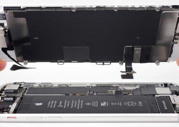 พบ iPhone 8 ที่รันบน iOS 11.3 กลายเป็นที่ทับกระดาษ หลังจากส่งไปซ่อมจอแสดงผล