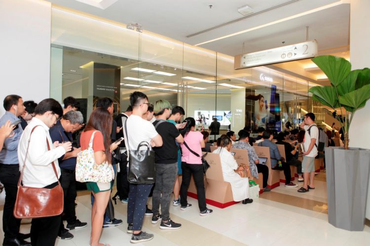 SONY Xperia XZ2 สมาร์ทโฟนแฟล็กชิพเทคโนโลยีแห่งอนาคตดีไซน์ใหม่หมด จองวันนี้แถม PlayStation 4 จำนวนจำกัด