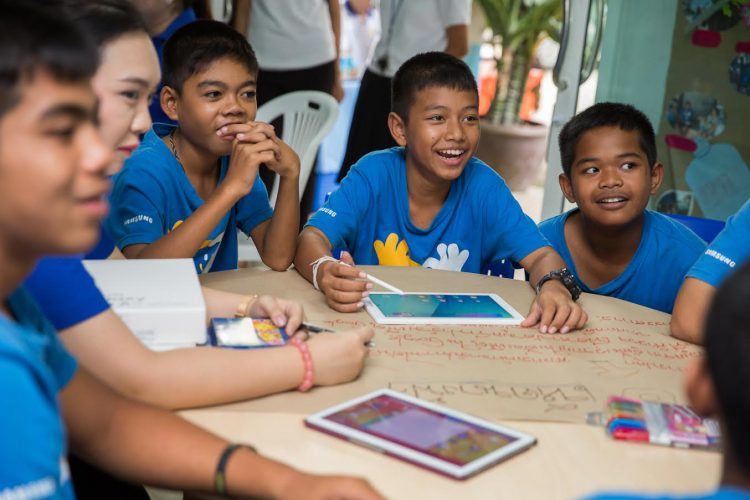 Samsung ดึง 4 แนวร่วมสร้างแรงบันดาลใจ ปลุกกระแสการศึกษาศตวรรษใหม่  มอบ “ห้องเรียนแห่งอนาคต” ให้เด็กไทย