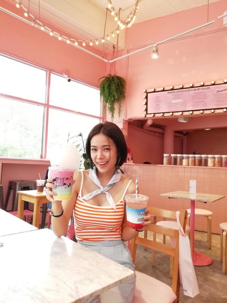 ถ่ายรูปเซลฟี่ให้แซ่บสุดรับซัมเมอร์ แค่สมาร์ทโฟน 1 กล้องคงไม่พอ เวลานี้ต้องสมาร์ทโฟน 4 กล้อง!