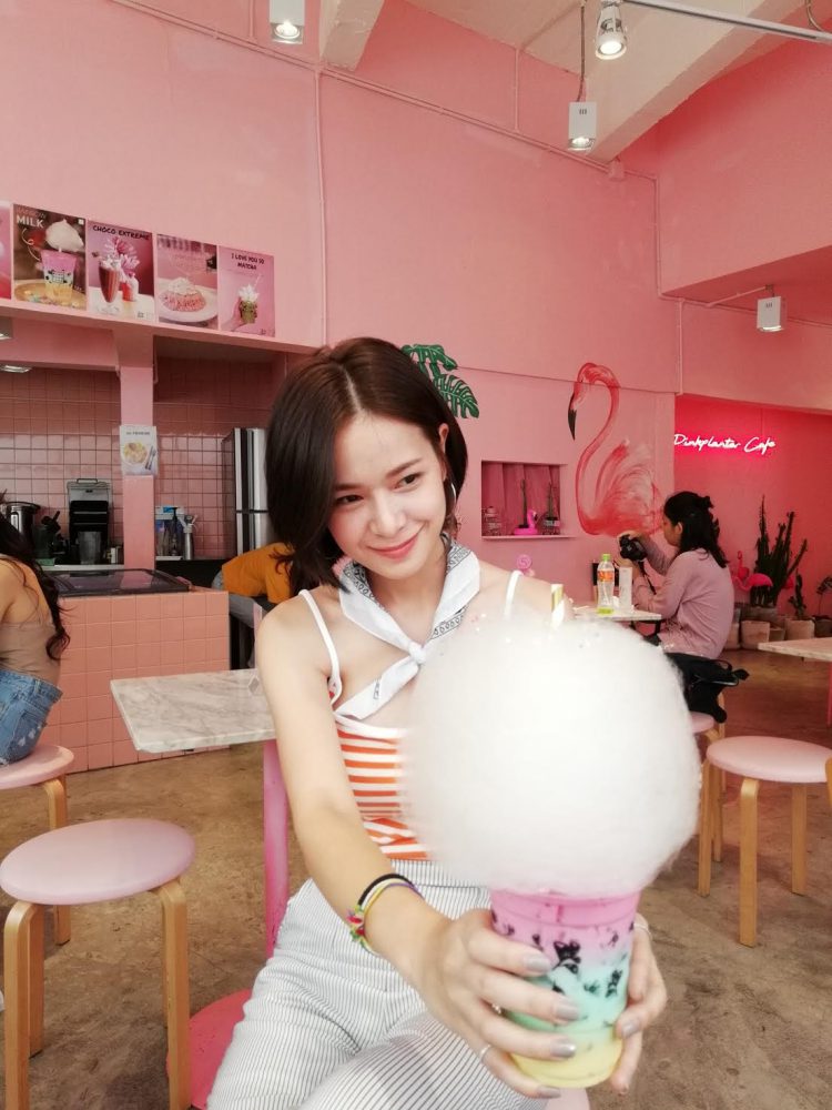 ถ่ายรูปเซลฟี่ให้แซ่บสุดรับซัมเมอร์ แค่สมาร์ทโฟน 1 กล้องคงไม่พอ เวลานี้ต้องสมาร์ทโฟน 4 กล้อง!